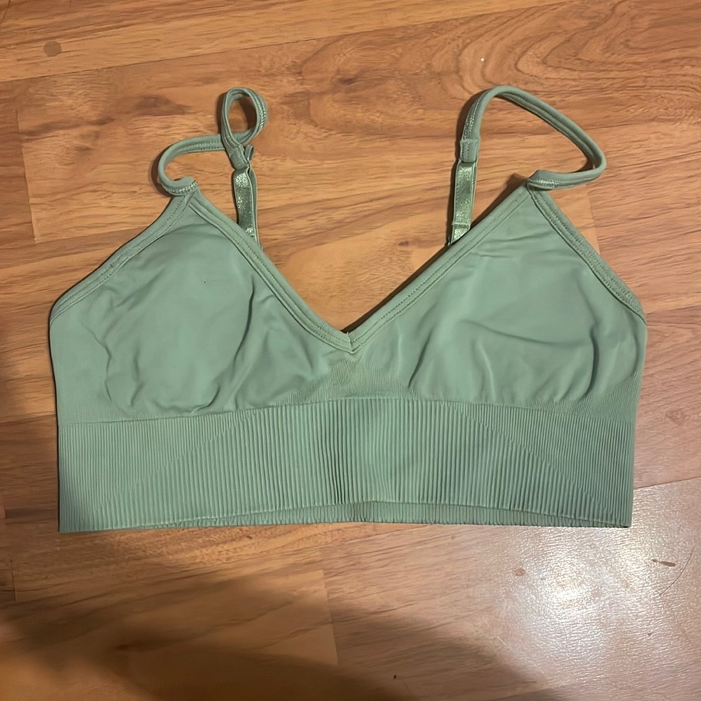 Lululemon Ebb to Street Bra NEW